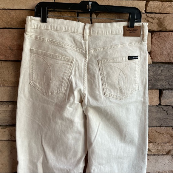 Calvin Klein Jeans High Rise 90’s Fit Ivory Denim Jeans NWT Women 29, 30 - Picture 10 of 16